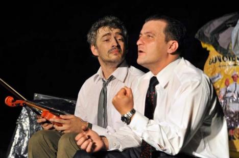 Teatru "à la légère": De patru ani, orădenii gustă spectacolele din pub